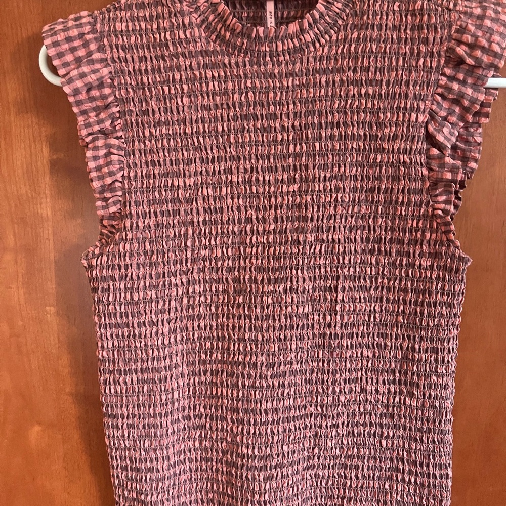 Scotch and Soda Pink/Brown Smocked Ruffle Sleeve Top. Great for Fall